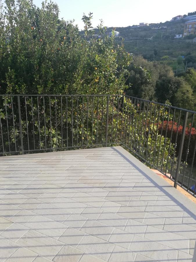 La Torretta Di Piero Con Terrazzi E Parcheggio Privato Citra Zero Zero Ottanta 31Lst0282 Leilighet Imperia Eksteriør bilde