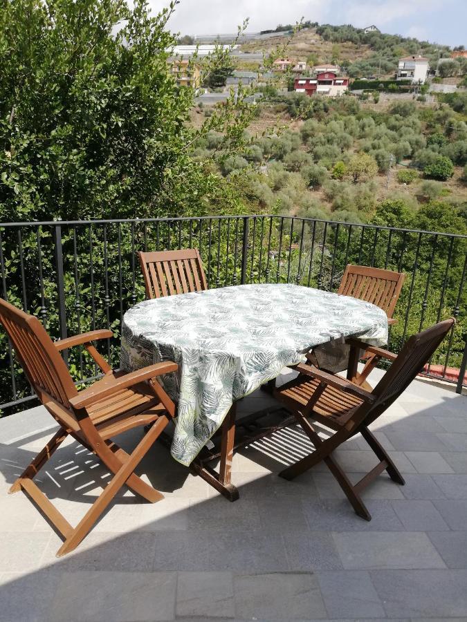 La Torretta Di Piero Con Terrazzi E Parcheggio Privato Citra Zero Zero Ottanta 31Lst0282 Leilighet Imperia Eksteriør bilde